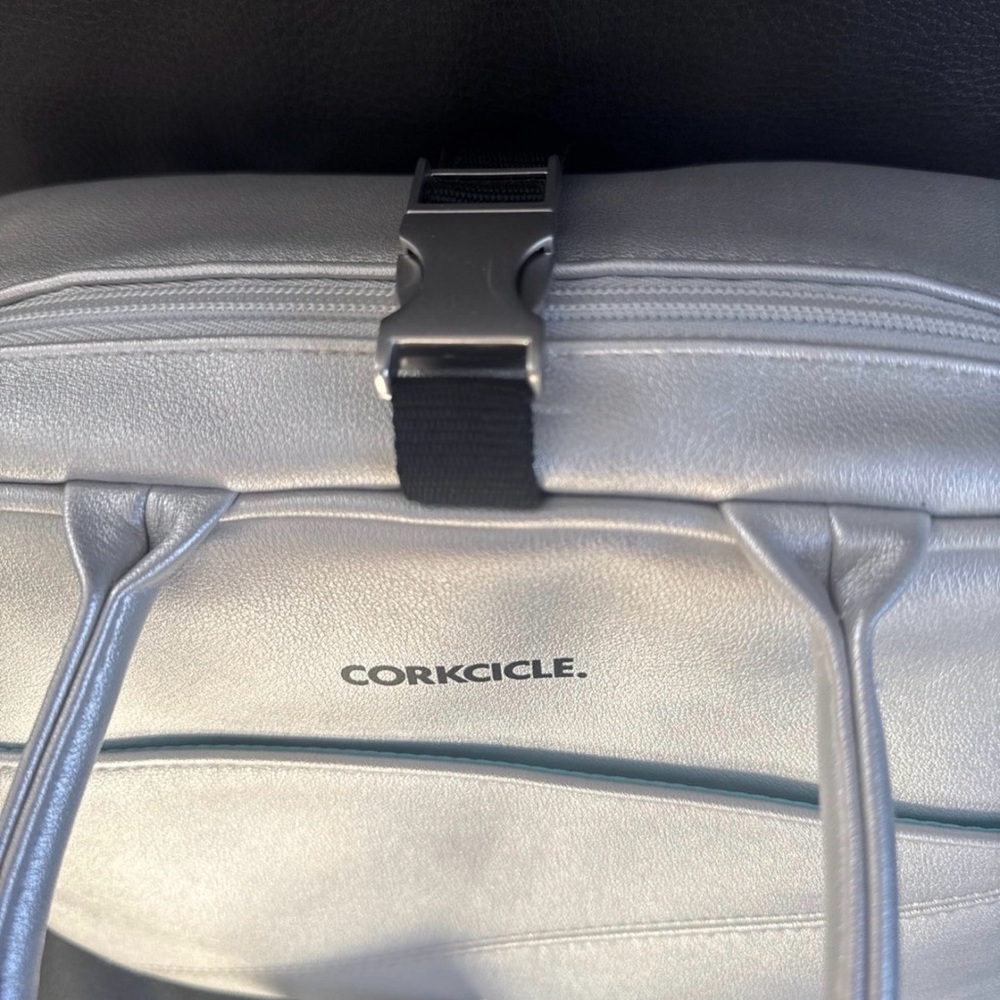Corkcicle Silver Women's LunchBag - Picture 3 of 4